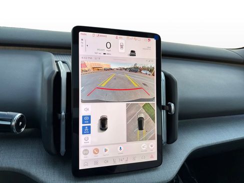 New 2025 Volvo EX30 Ultra w/ Protection Package Premier image 15