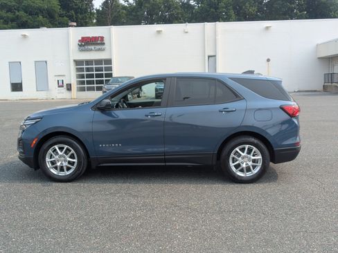 Used 2024 Chevrolet Equinox LS w/ LS Convenience Package FWD image 5