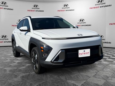 Certified 2025 Hyundai Kona SEL AWD/4WD image 1