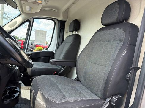 Used 2023 RAM ProMaster 2500 w/ Advance Safety Group (B) FWD image 29