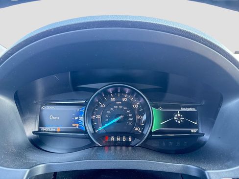Used 2018 Ford Explorer XLT w/ Equipment Group 202A AWD/4WD image 15