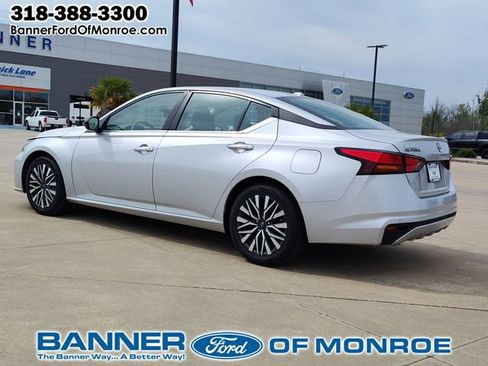 Used 2024 Nissan Altima 2.5 SV image 4