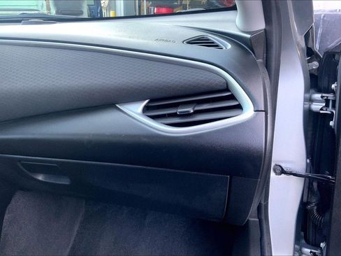 Used 2024 Chevrolet Malibu LT image 16