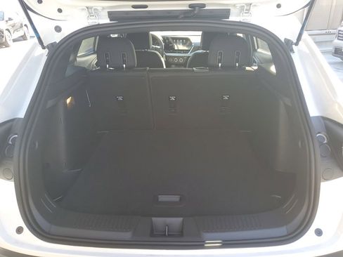 New 2026 Chevrolet Trax RS w/ Sunroof Package image 9