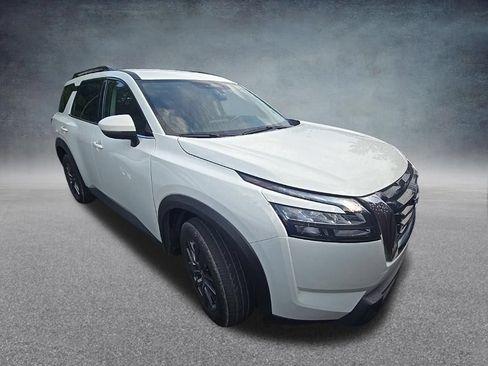 Used 2025 Nissan Pathfinder SV AWD/4WD image 8