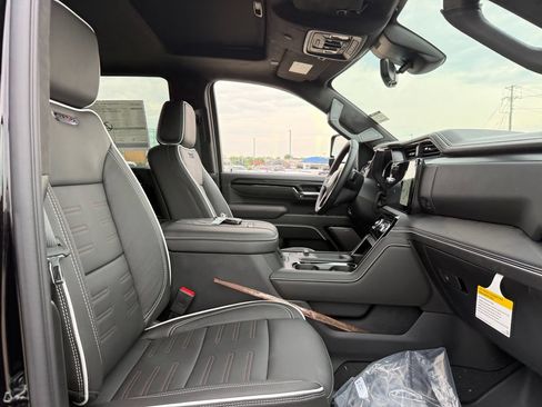New 2026 GMC Sierra 2500 AT4X w/ LPO, Black Badging Package AWD/4WD image 42