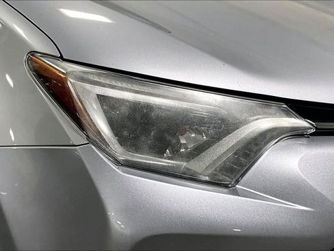 Used 2018 Toyota RAV4 XLE image 26
