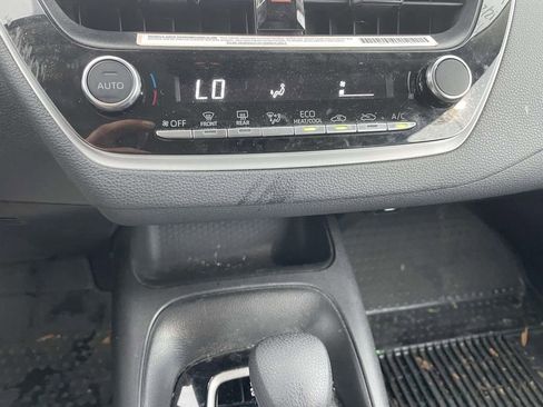 Used 2024 Toyota Corolla LE image 39