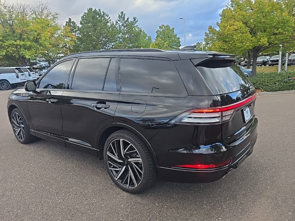Used 2025 Lincoln Aviator Black Label w/ Jet Appearance Package AWD/4WD image 3