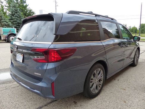 Used 2025 Honda Odyssey Touring image 11