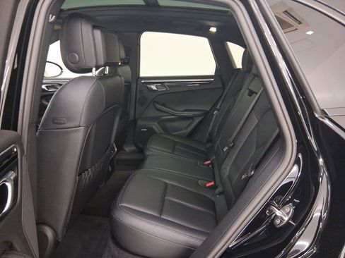 Used 2024 Porsche Macan image 30