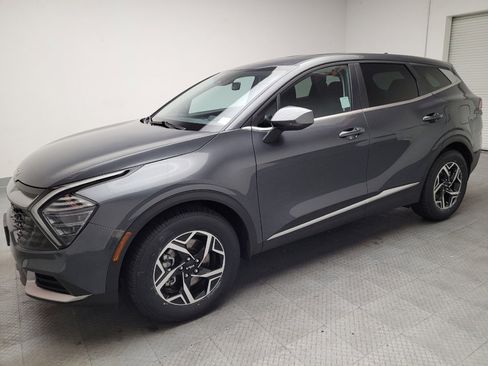 Used 2025 Kia Sportage LX FWD image 2