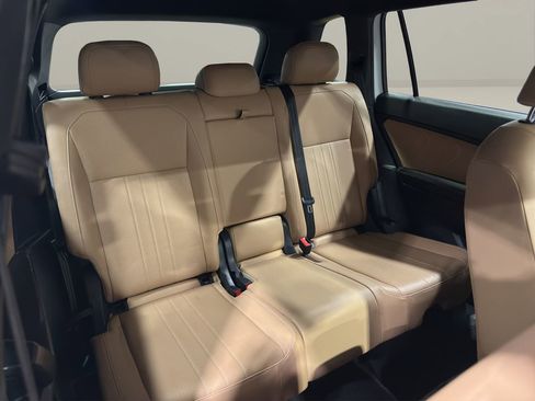 Used 2022 Volkswagen Tiguan SE image 19