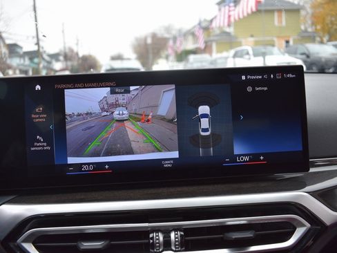 Used 2024 BMW 330i Sedan w/ Convenience Package image 18