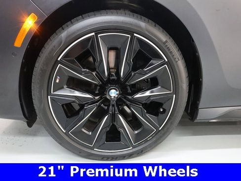 Used 2025 BMW 760i xDrive w/ Executive Package image 48