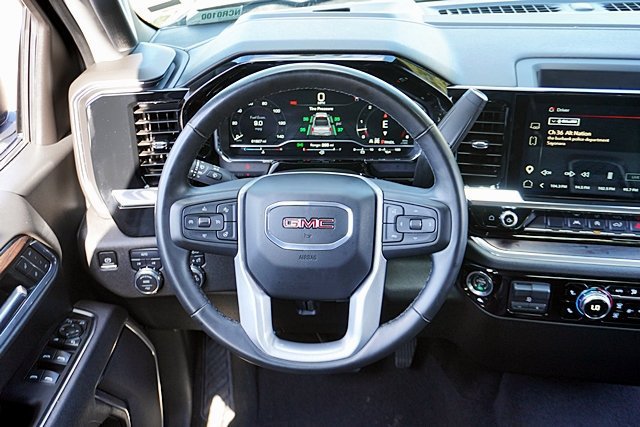 Used 2025 GMC Sierra 1500 SLT AWD/4WD image 34
