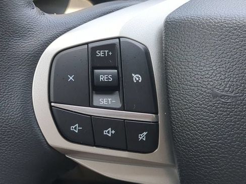 Used 2023 Ford Explorer XLT w/ Equipment Group 202A AWD/4WD image 23