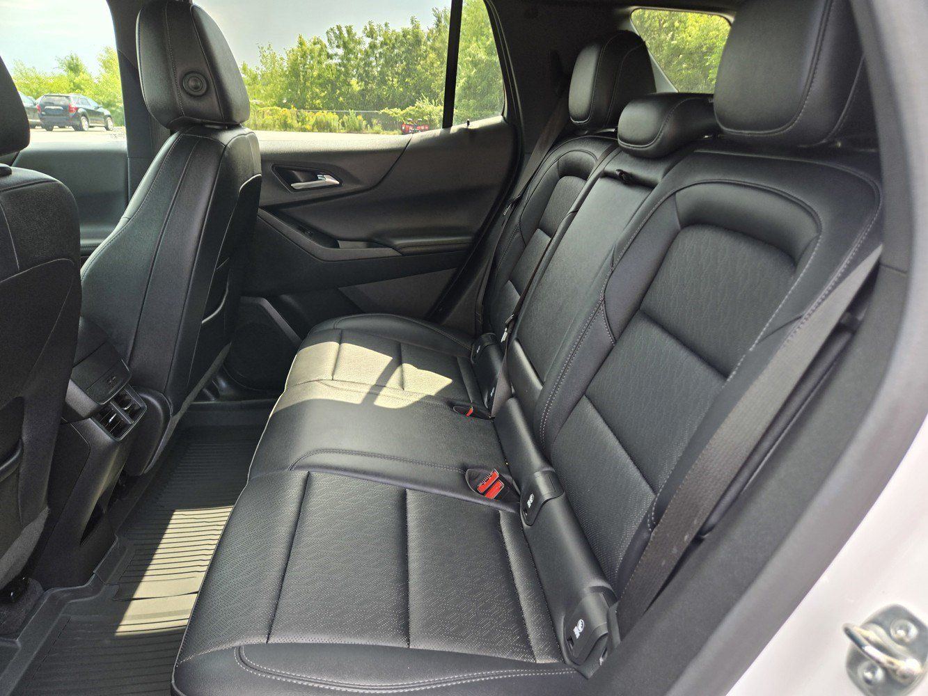 Used 2025 Chevrolet Equinox LT w/ Convenience Package II AWD/4WD image 22