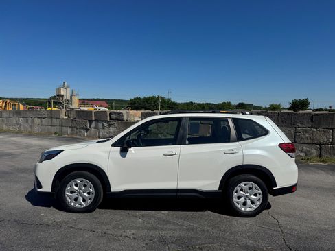 Used 2023 Subaru Forester AWD/4WD image 3