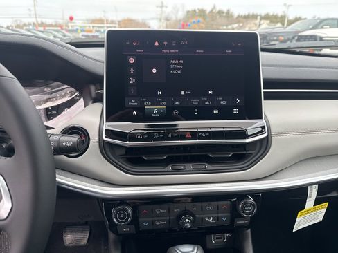 New 2026 Jeep Compass Limited image 12