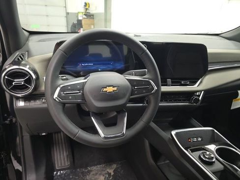 New 2026 Chevrolet Equinox LT w/ Convenience Package II AWD/4WD image 11