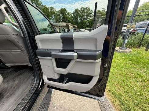 Used 2016 Ford F150 XLT AWD/4WD image 17