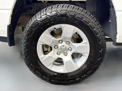 Used 2023 RAM 1500 Big Horn AWD/4WD image 33