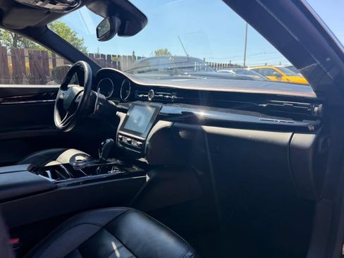 Used 2017 Maserati Quattroporte S GranSport RWD image 31