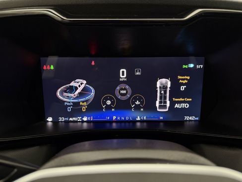 Used 2024 Chevrolet Colorado Z71 w/ Z71 Convenience Package 2 image 15