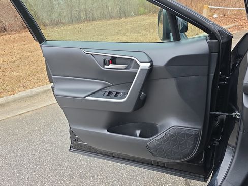 Used 2024 Toyota RAV4 XLE image 26