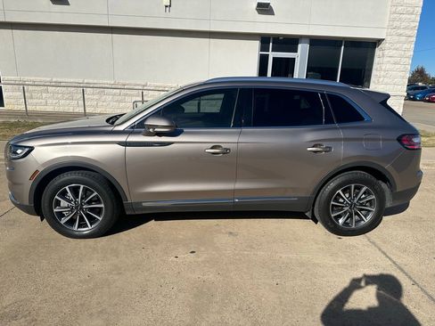 Used 2021 Lincoln Nautilus FWD image 4