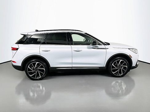 New 2025 Lincoln Corsair Reserve image 8