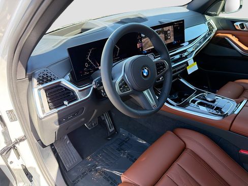 New 2026 BMW X5 xDrive40i w/ M Sport Package AWD/4WD image 25