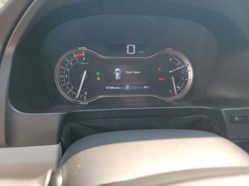 Used 2016 Honda Pilot Touring image 14