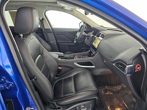 Used 2019 Jaguar F-PACE Prestige image 10