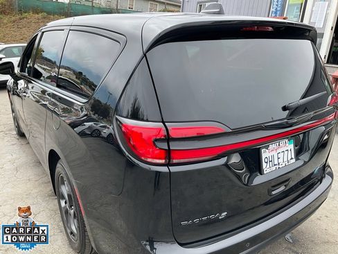 Used 2023 Chrysler Pacifica Limited w/ Uconnect Theater Family Group FWD image 94