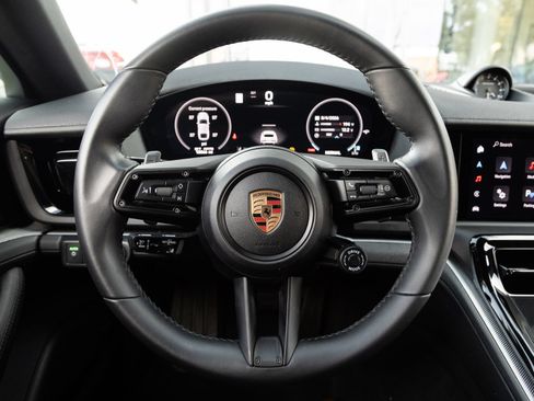Certified 2025 Porsche Panamera image 13