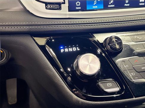 New 2026 Chrysler Pacifica Select image 15