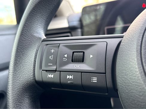 Certified 2025 Nissan Kicks S image 12