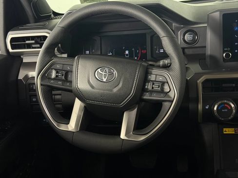 Used 2025 Toyota Tacoma SR5 AWD/4WD image 14