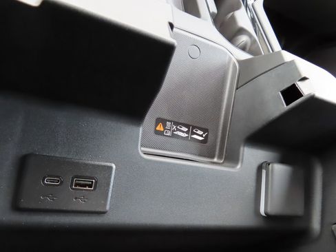 New 2026 GMC Sierra 1500 AT4 w/ AT4 Premium Package AWD/4WD image 14