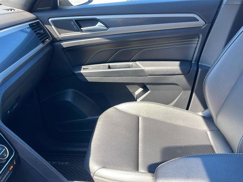 Used 2020 Volkswagen Atlas Cross Sport SEL R-Line AWD/4WD image 27
