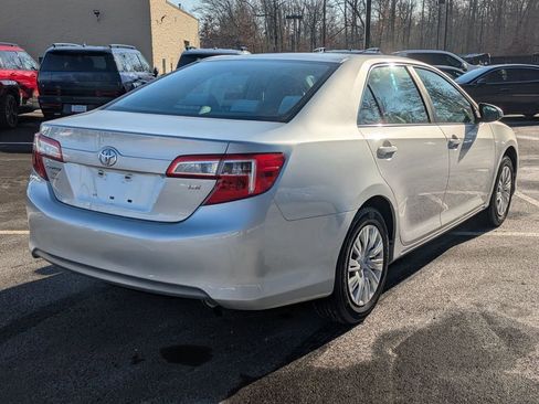 Used 2012 Toyota Camry LE image 5