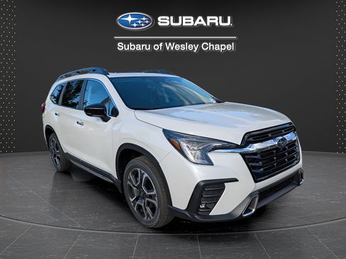 Used 2025 Subaru Ascent Limited AWD/4WD image 2