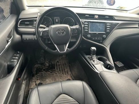Used 2020 Toyota Camry SE image 10