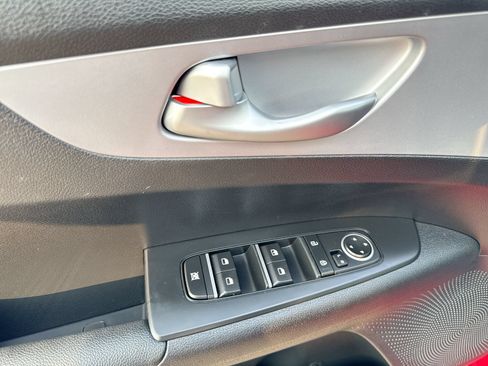 Used 2024 Kia Forte LXS FWD image 13