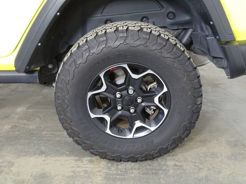 Used 2023 Jeep Wrangler Unlimited Rubicon AWD/4WD image 37