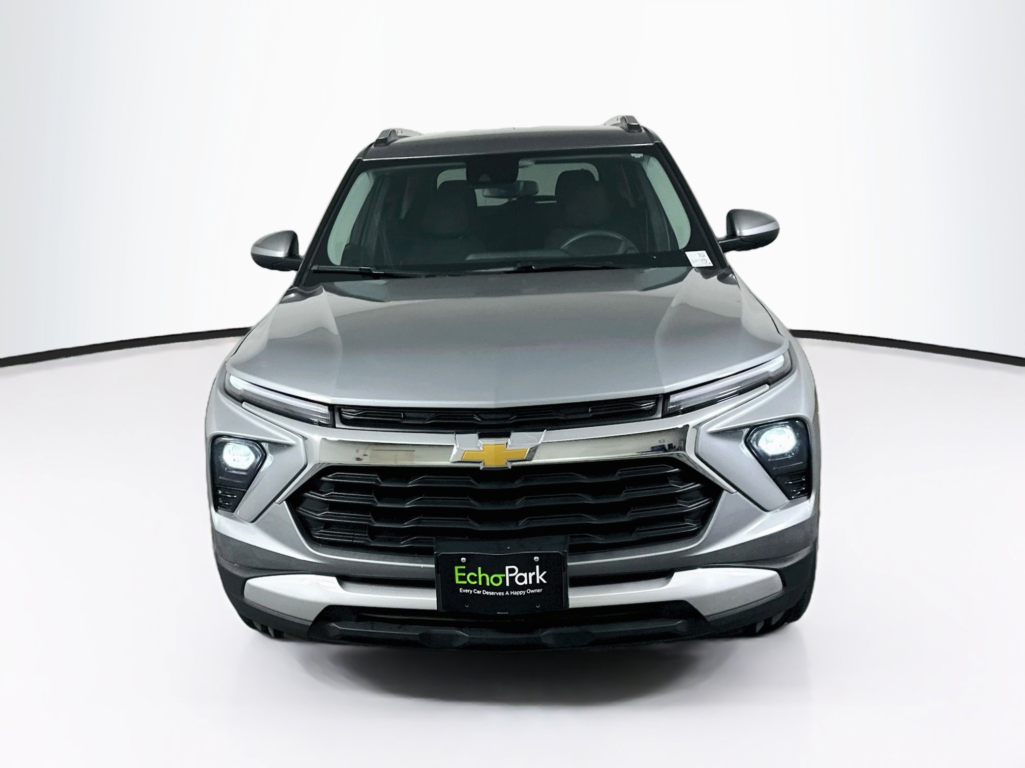 Used 2025 Chevrolet TrailBlazer LT AWD/4WD image 2