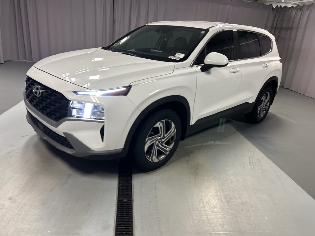 Used 2023 Hyundai Santa Fe SE FWD image 3