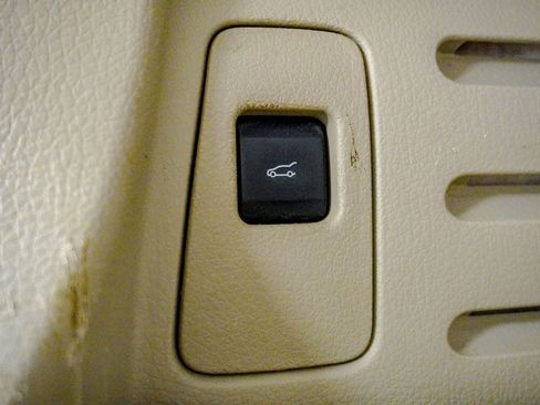 Used 2015 Lincoln MKX FWD w/ Equipment Group 101A image 9